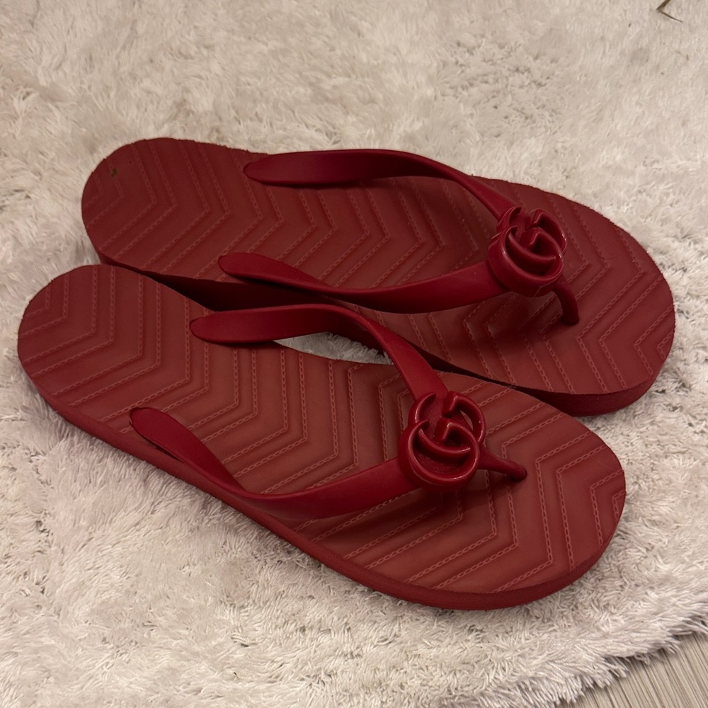 Authentic Gucci double G chevron thong  Women's hibiscus Red Sandals 40